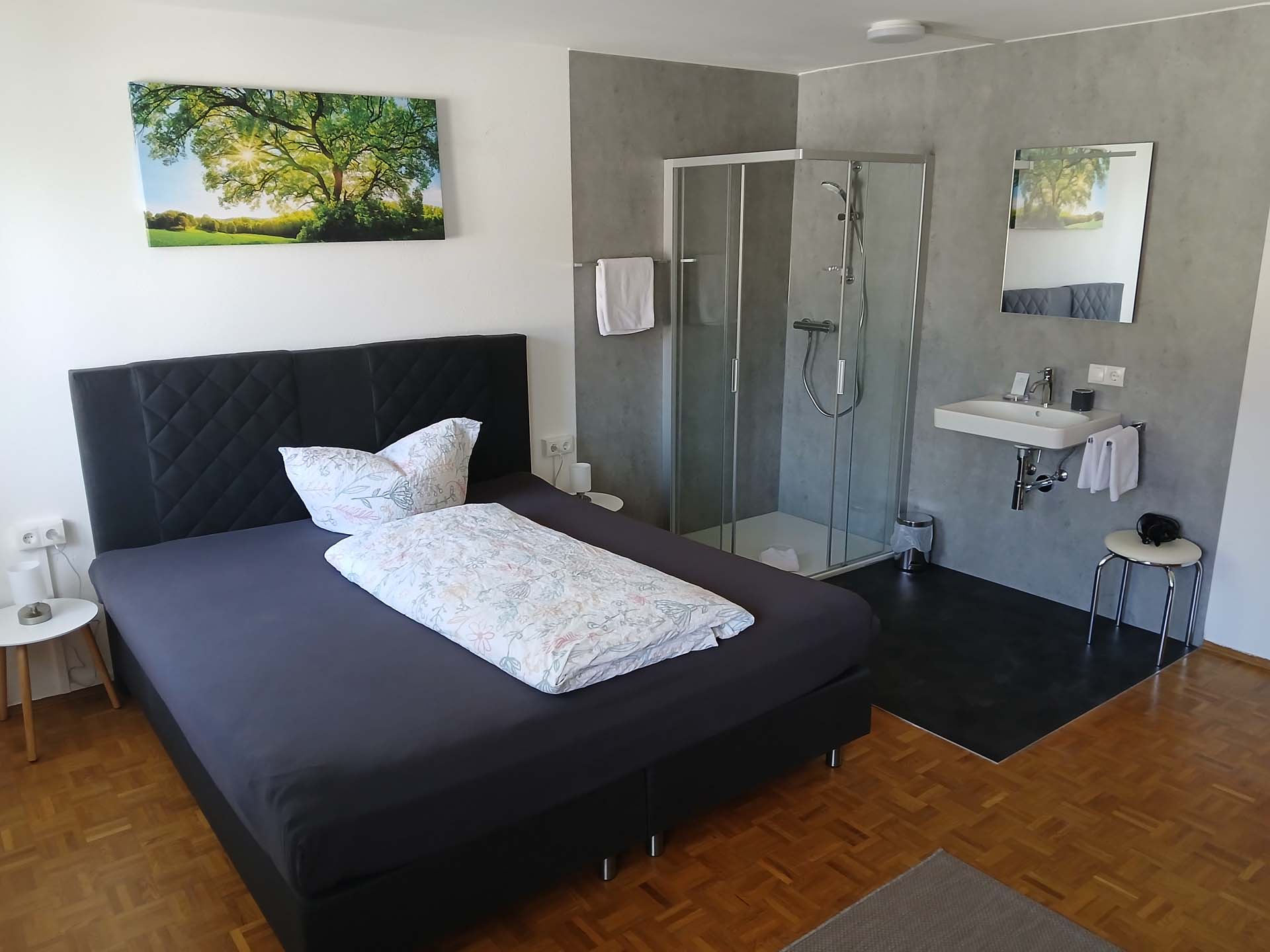 Doppelzimmer mit eigener Dusche