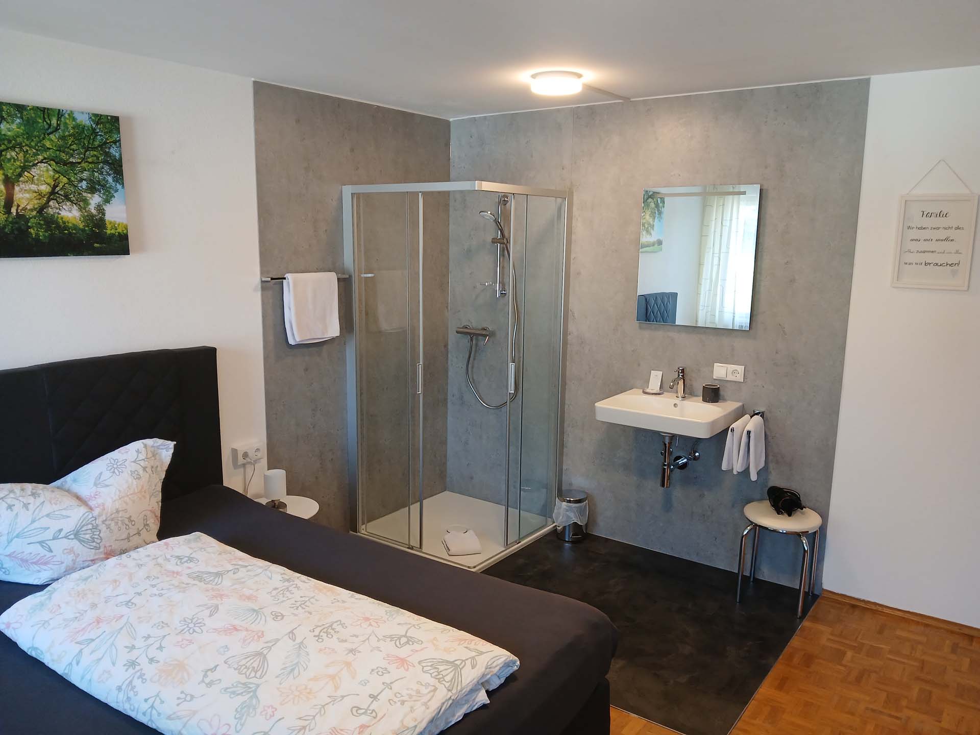 Zimmer mit Blick ins Grüne